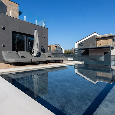 Porta - Pool And * Балатональмади