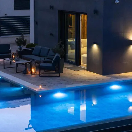 Porta - Private Pool Jacuzzi Ii